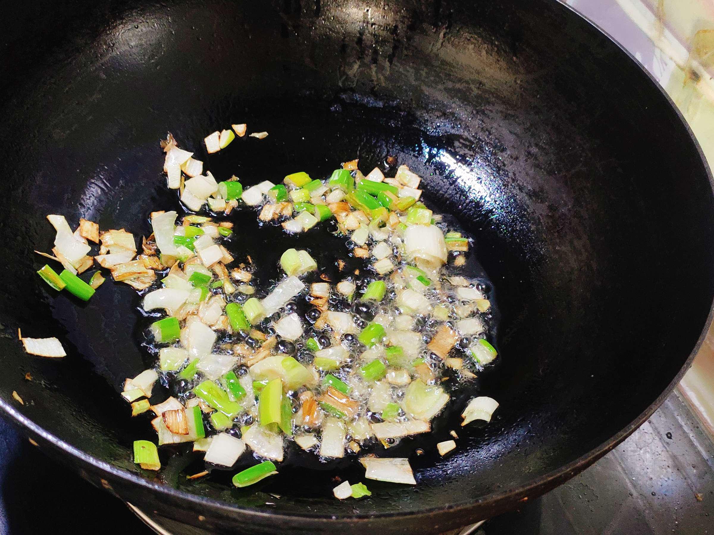 鮮味濃郁的蟹殼燉南瓜的做法-咸鮮味燉菜譜