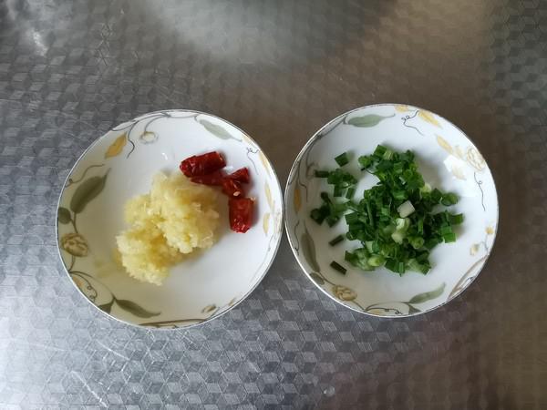 蒜香軟糯的蒸茄子的做法-蒜香味蒸菜譜