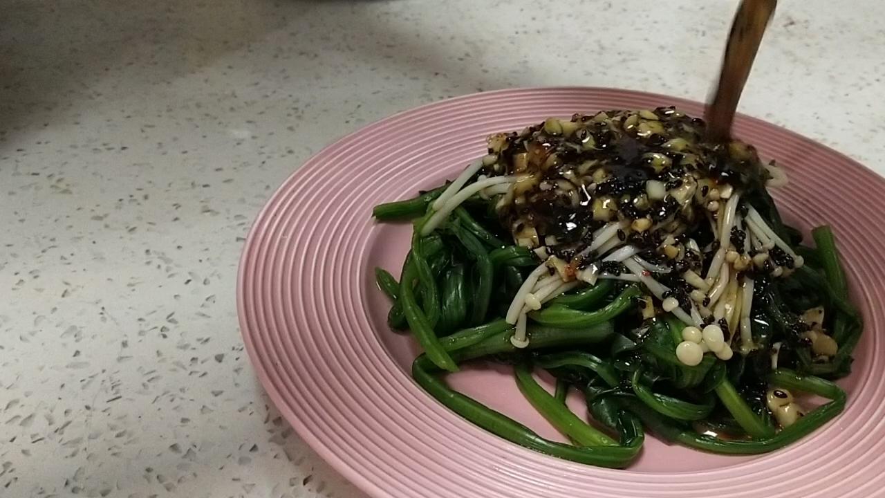 酸香開胃的涼拌菠菜的做法-家常味拌菜譜