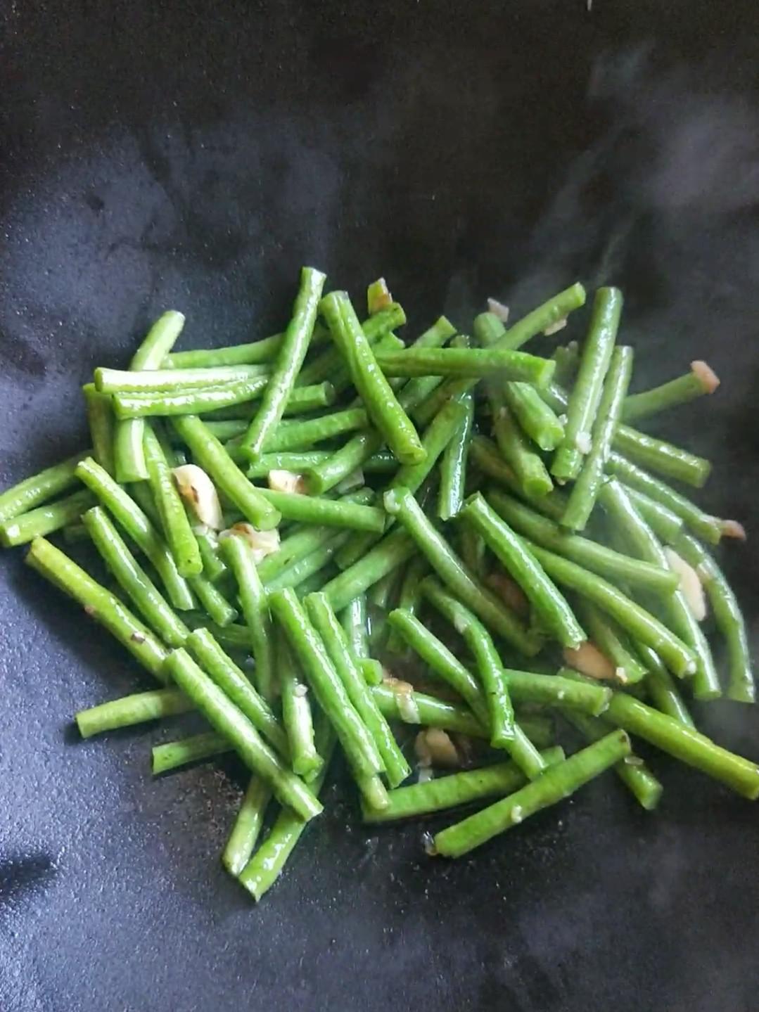 蒜香豇豆的做法-家常味炒菜譜-易網健康養生網 蒜香豇豆的做法-家常味炒菜譜