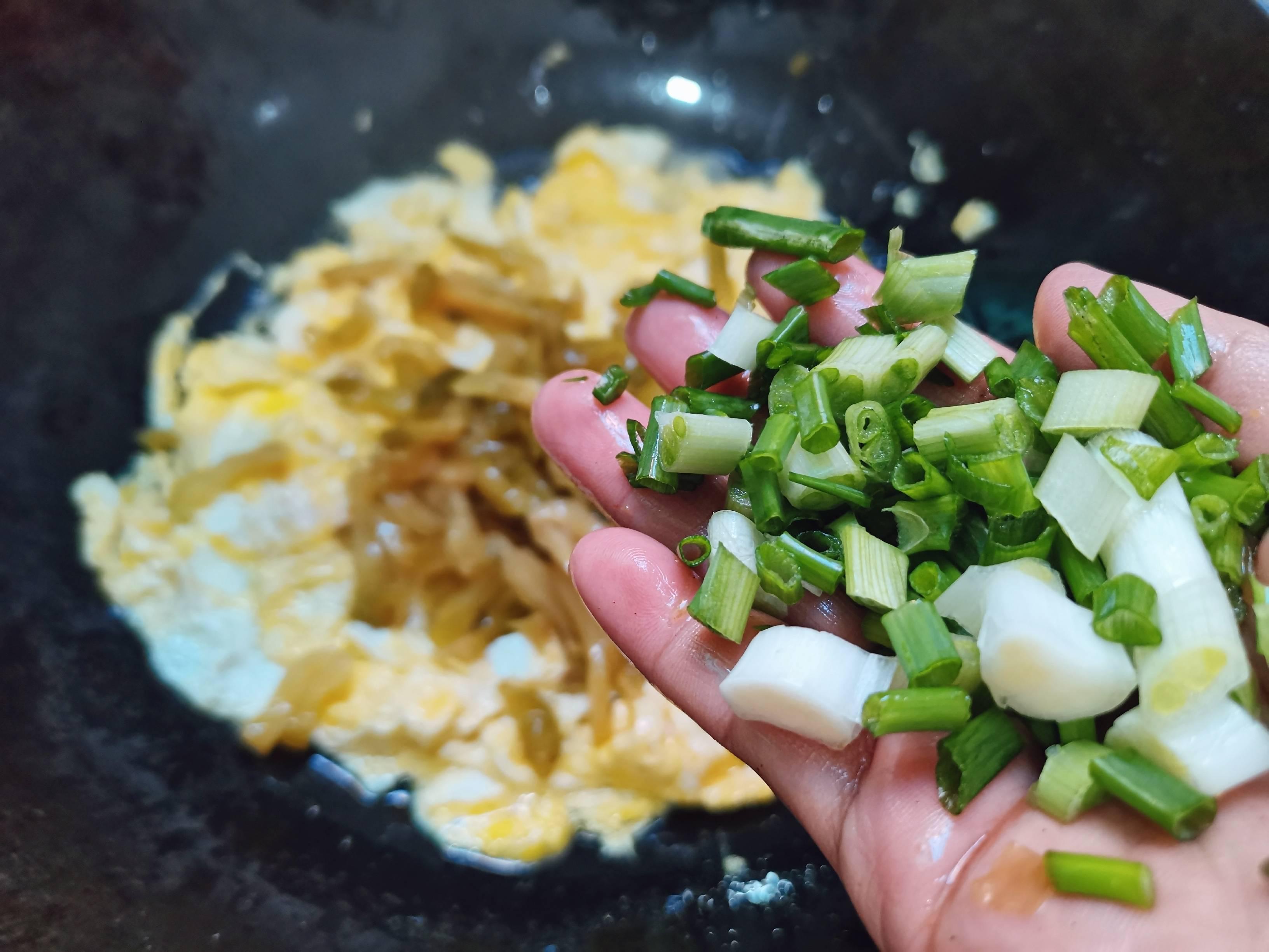 視頻版“榨菜炒雞蛋”的做法-家常味炒菜譜-易網健康養生網 視頻版“榨菜炒雞蛋”的做法-家常味炒菜譜