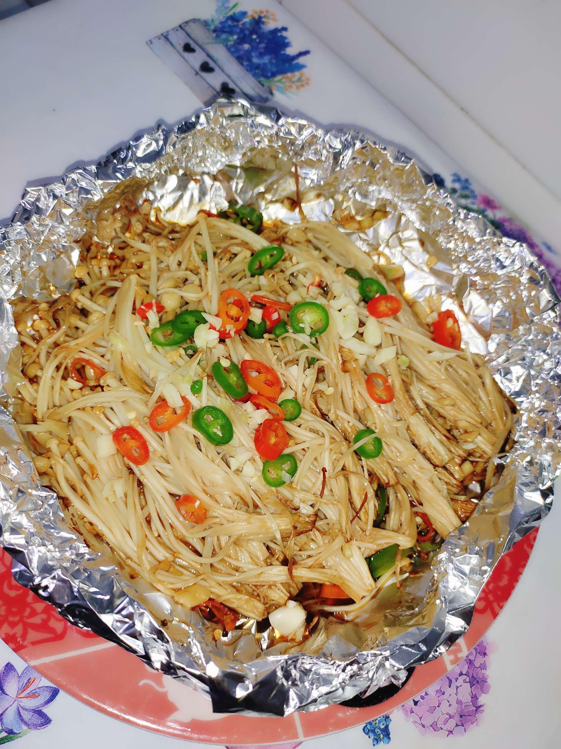 不放鹽的錫紙金針菇的做法-酸辣味燒菜譜