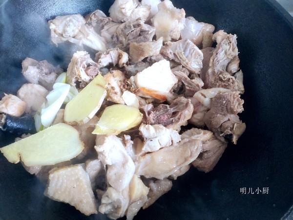 大盤(pán)雞的做法-家常味燉菜譜