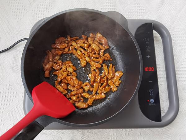 微辣鮮嫩的下飯菜，青紅椒炒肉絲的做法-咸鮮味炒菜譜