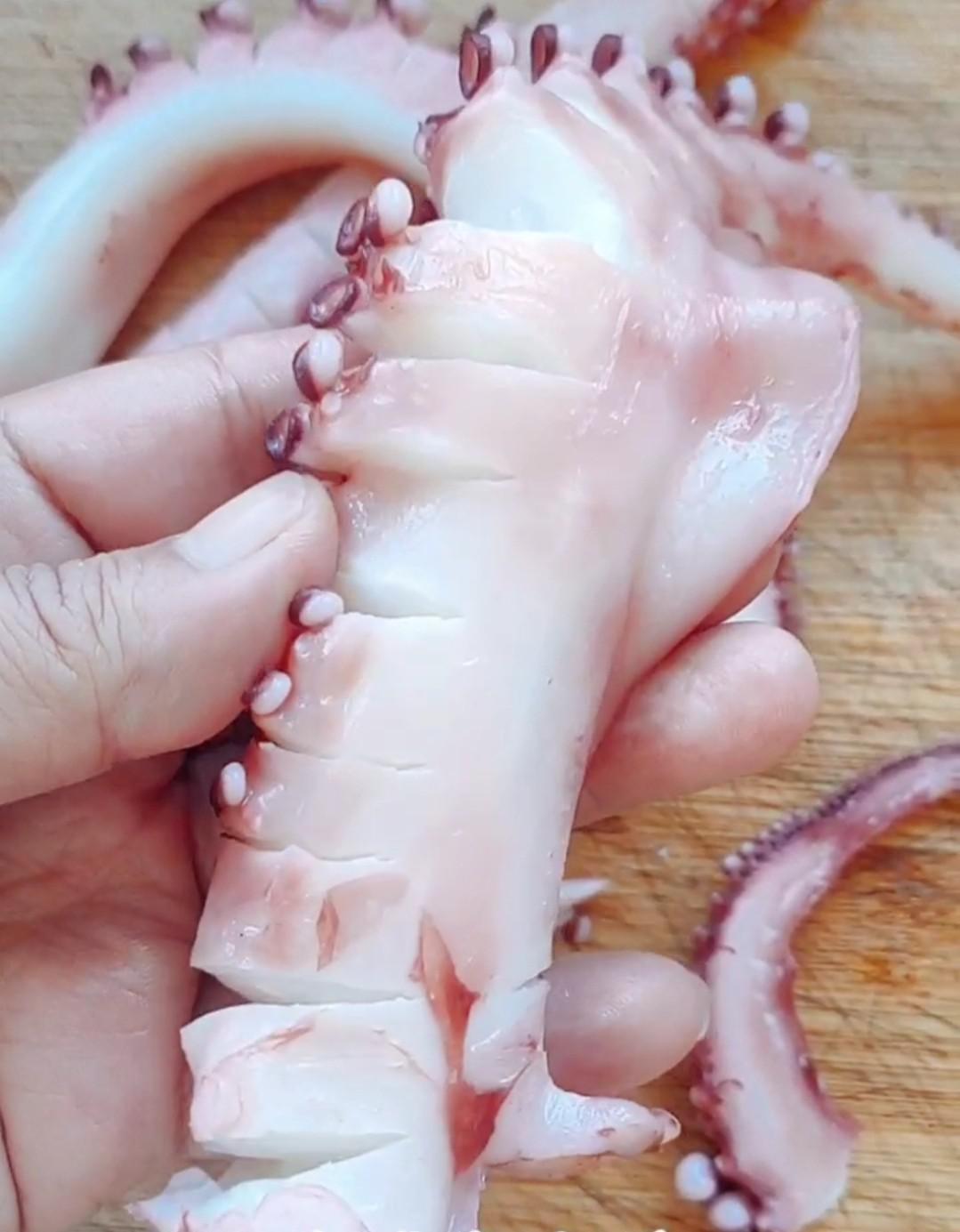 辣烤章魚足的做法-香辣味烤菜譜