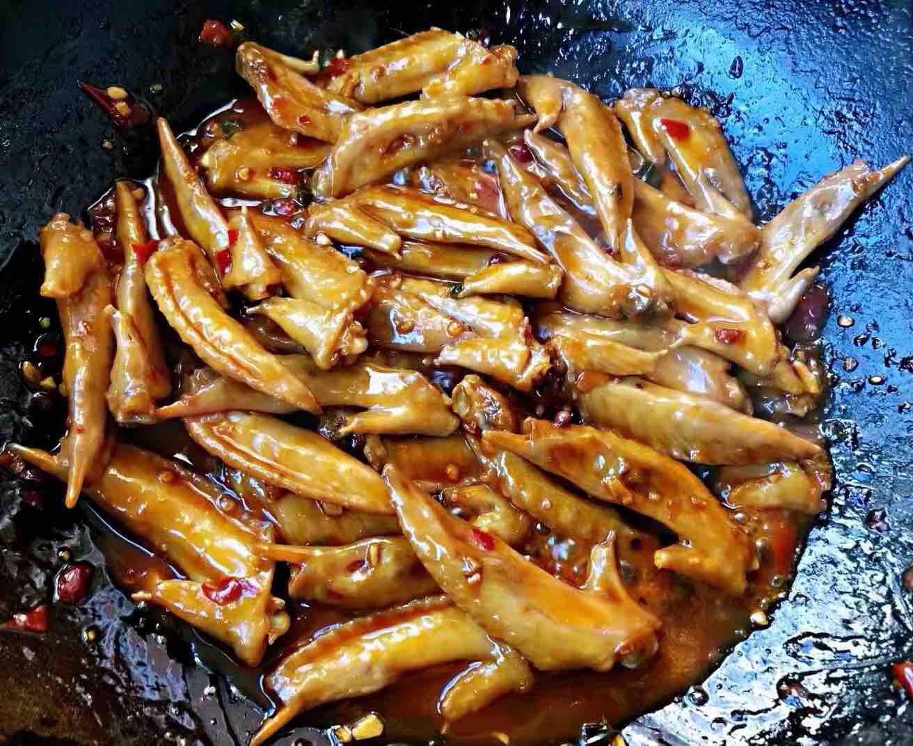 香辣雞翅尖的做法-香辣味燉菜譜