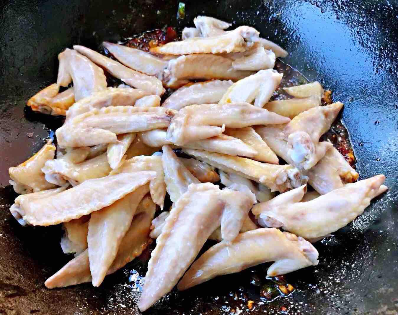香辣雞翅尖的做法-香辣味燉菜譜