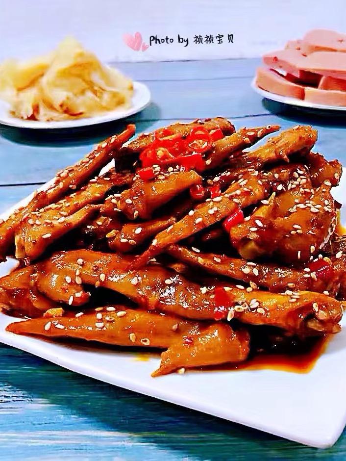 香辣雞翅尖的做法-香辣味燉菜譜