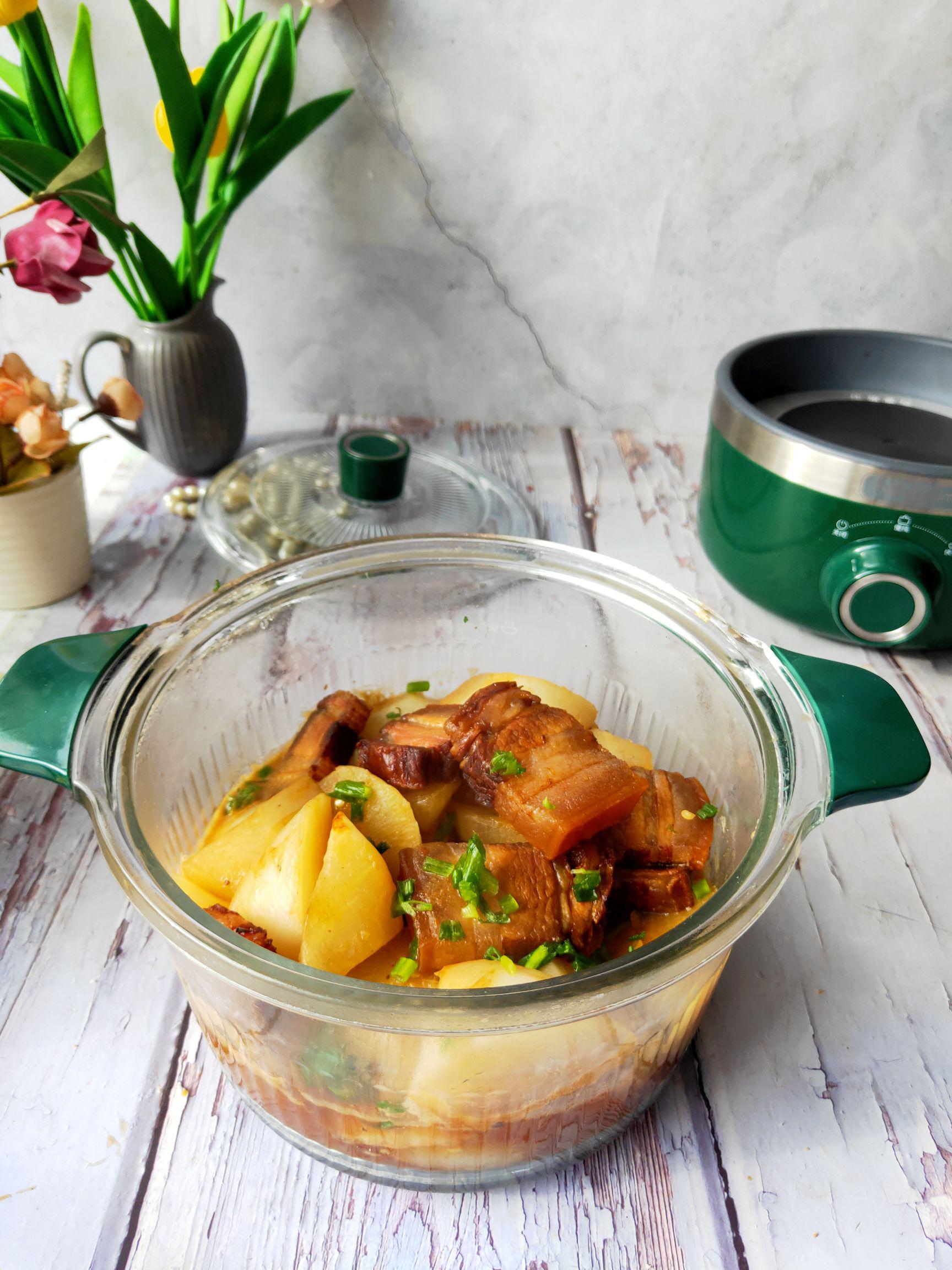 冬天就吃美味有營養的臘肉煨蘿卜的做法-咸鮮味燉菜譜-易網健康養生網 冬天就吃美味有營養的臘肉煨蘿卜的做法-咸鮮味燉菜譜