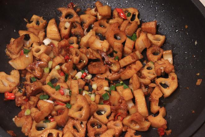 麻辣鮮香，超下飯孜然藕丁！的做法-家常味炒菜譜