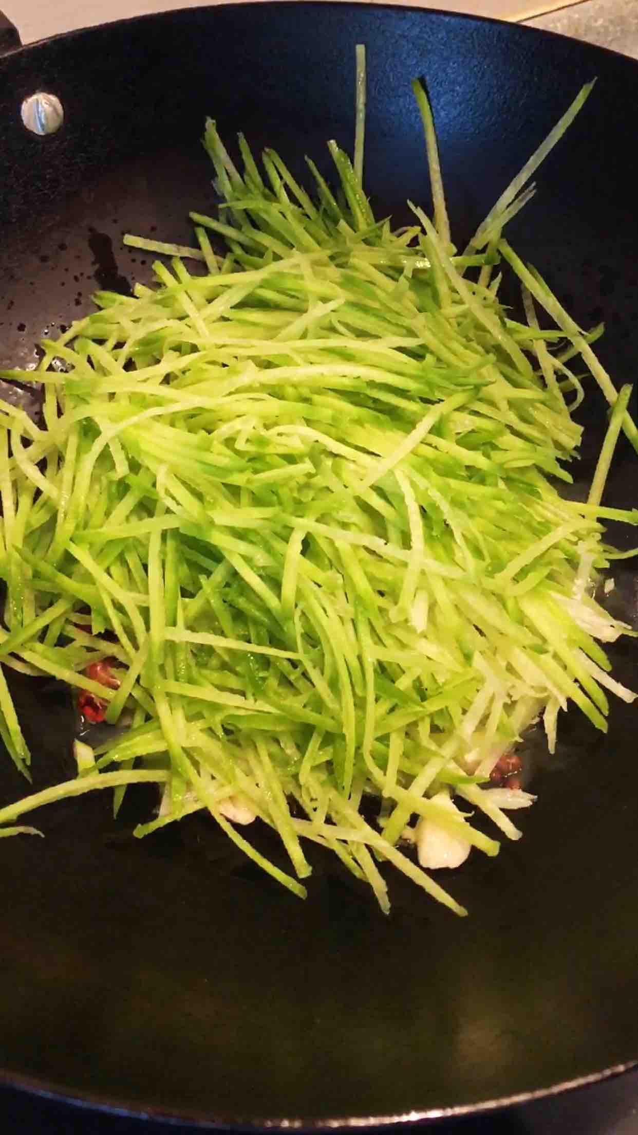 蘿卜絲炒蝦皮的做法-家常味炒菜譜