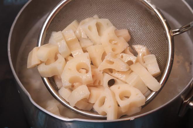 麻辣鮮香，超下飯孜然藕丁！的做法-家常味炒菜譜