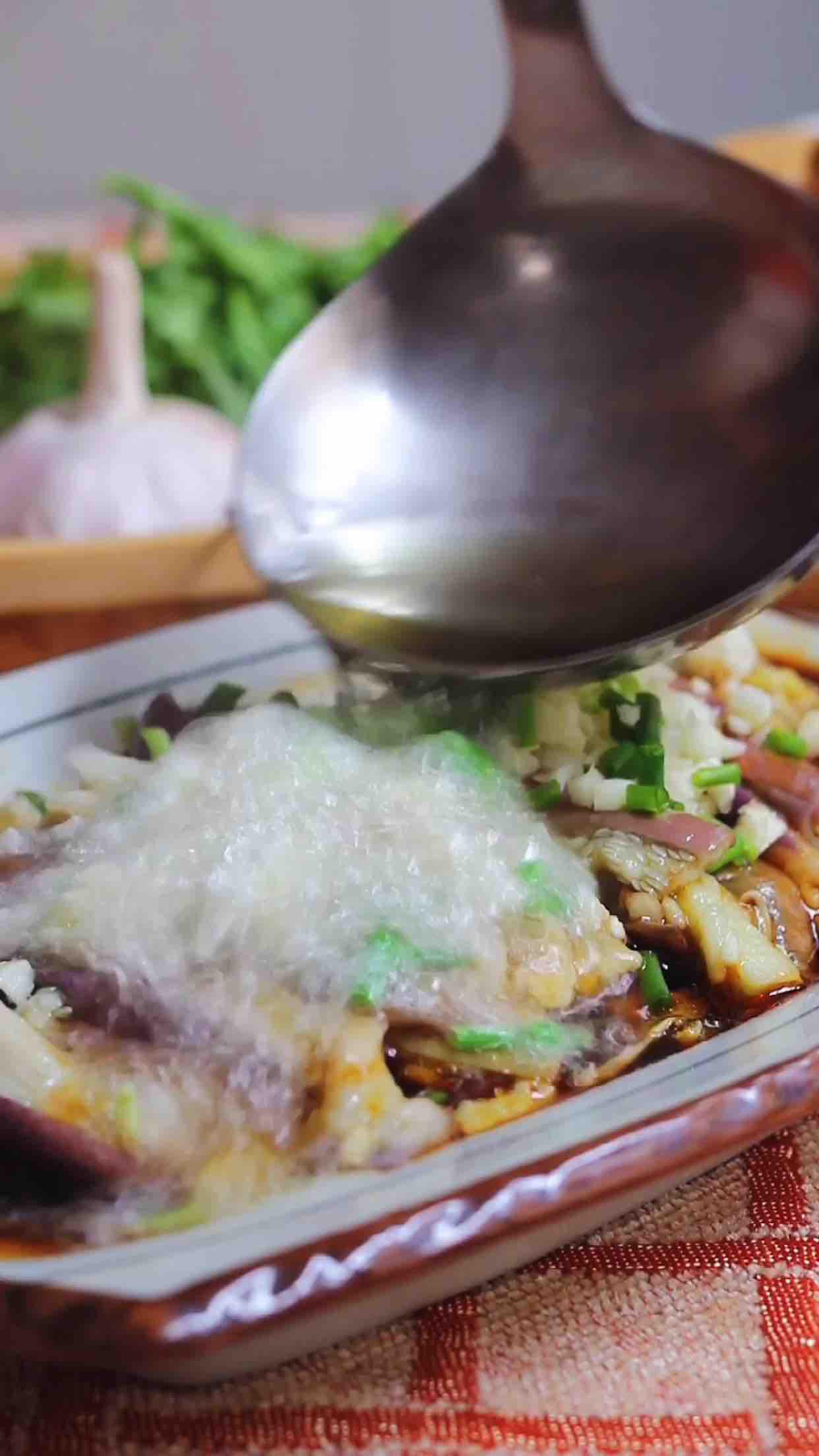 油淋風味茄子的做法-蒜香味蒸菜譜-易網(wǎng)健康養(yǎng)生網(wǎng) 油淋風味茄子的做法-蒜香味蒸菜譜