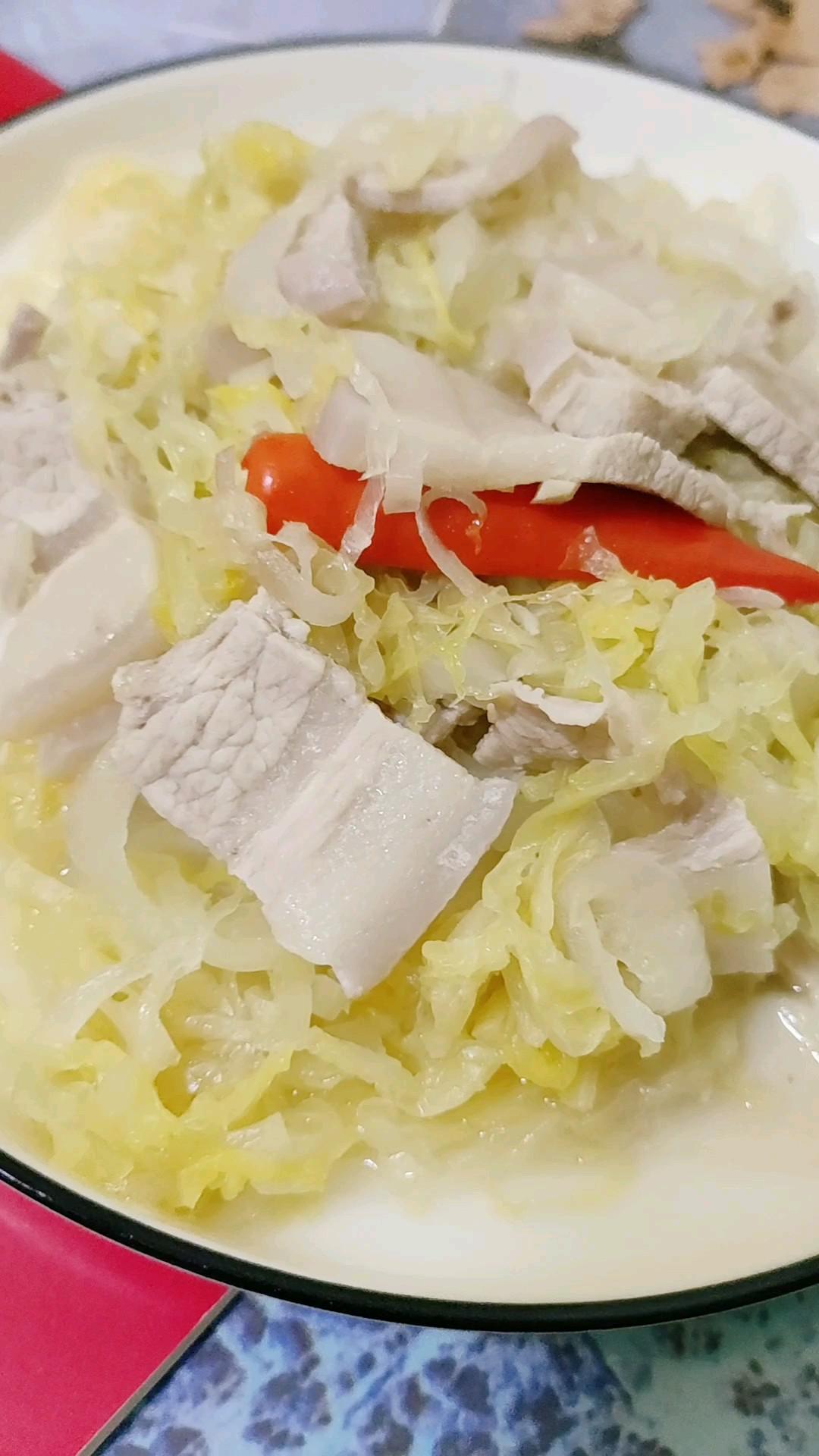 肥而不膩的酸菜川白肉的做法-咸鮮味燉菜譜