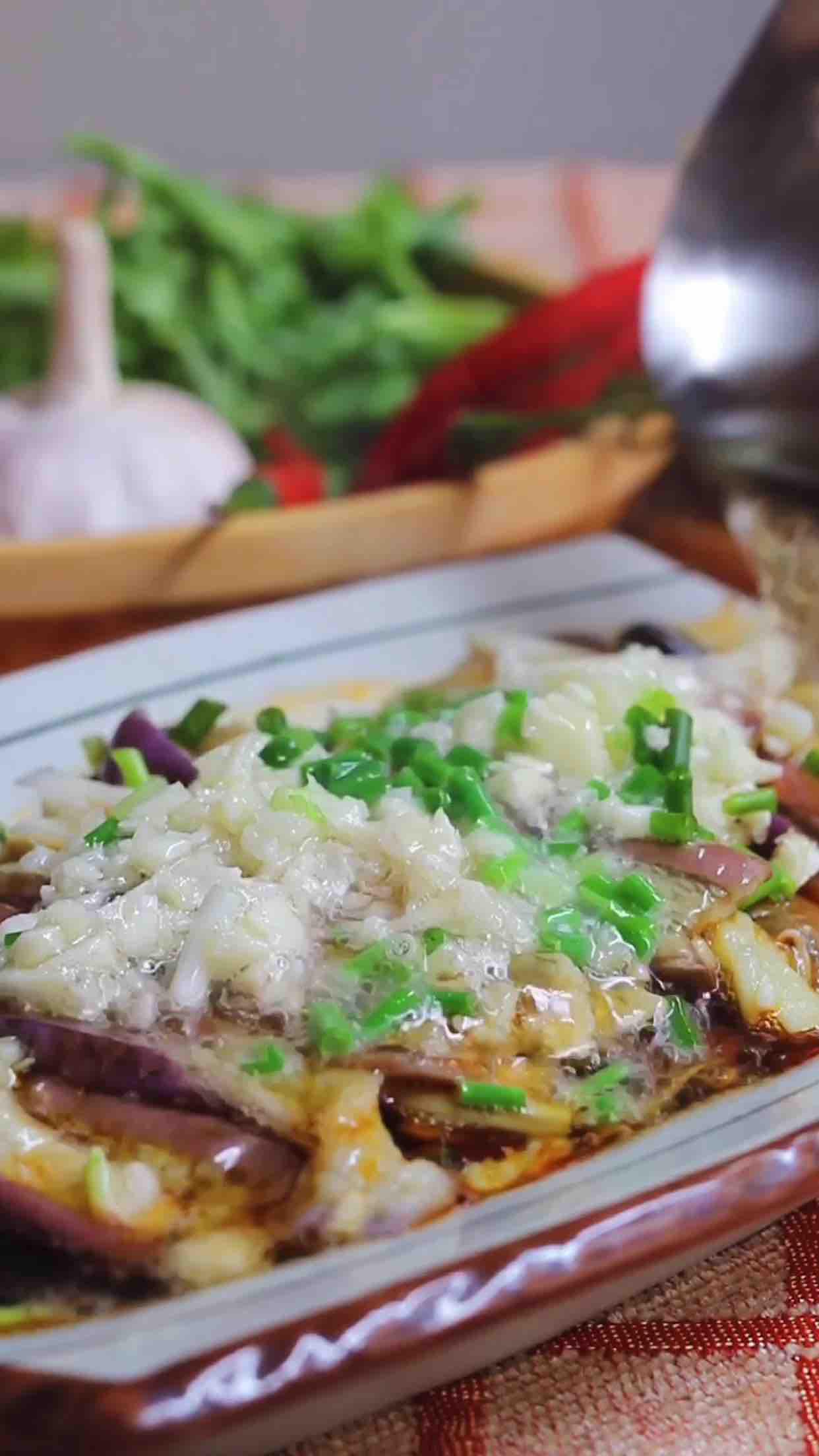 油淋風味茄子的做法-蒜香味蒸菜譜-易網(wǎng)健康養(yǎng)生網(wǎng) 油淋風味茄子的做法-蒜香味蒸菜譜