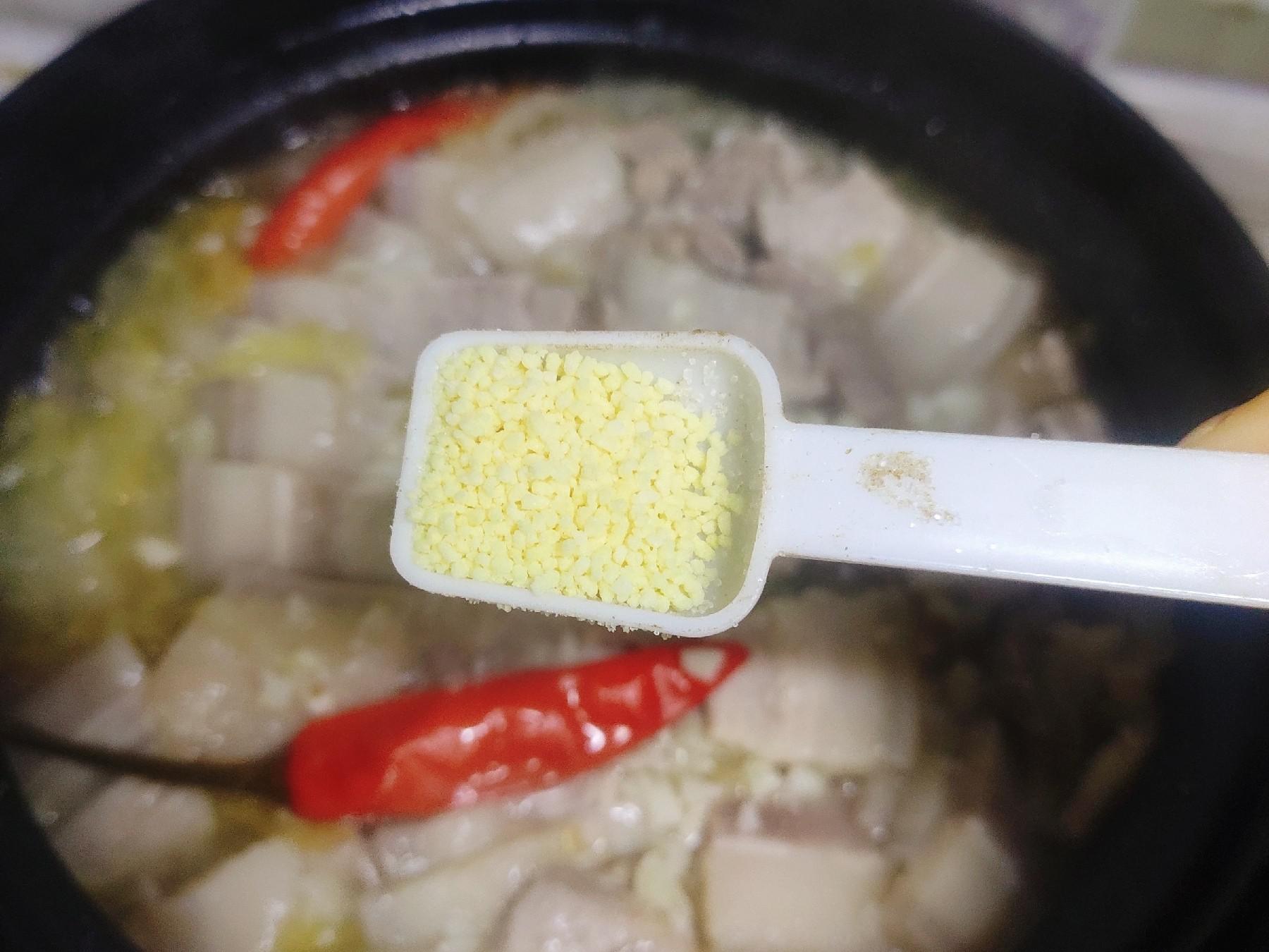 肥而不膩的酸菜川白肉的做法-咸鮮味燉菜譜