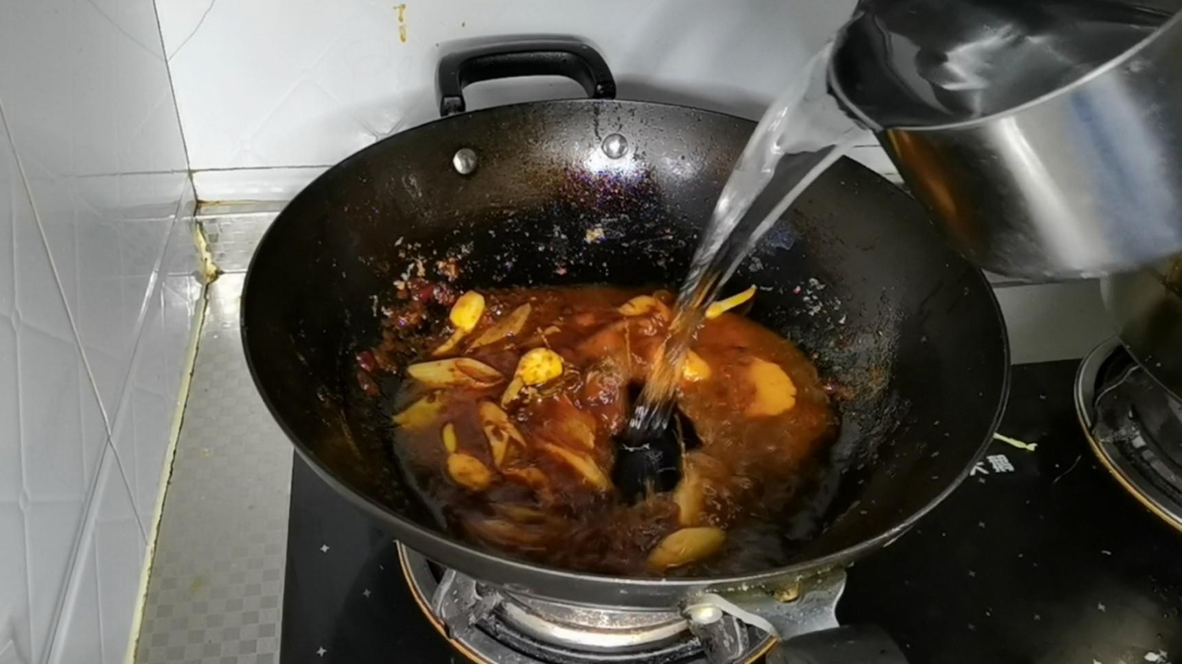 家常侉燉魚，草魚最入味的烹飪方法的做法-咸鮮味燉菜譜