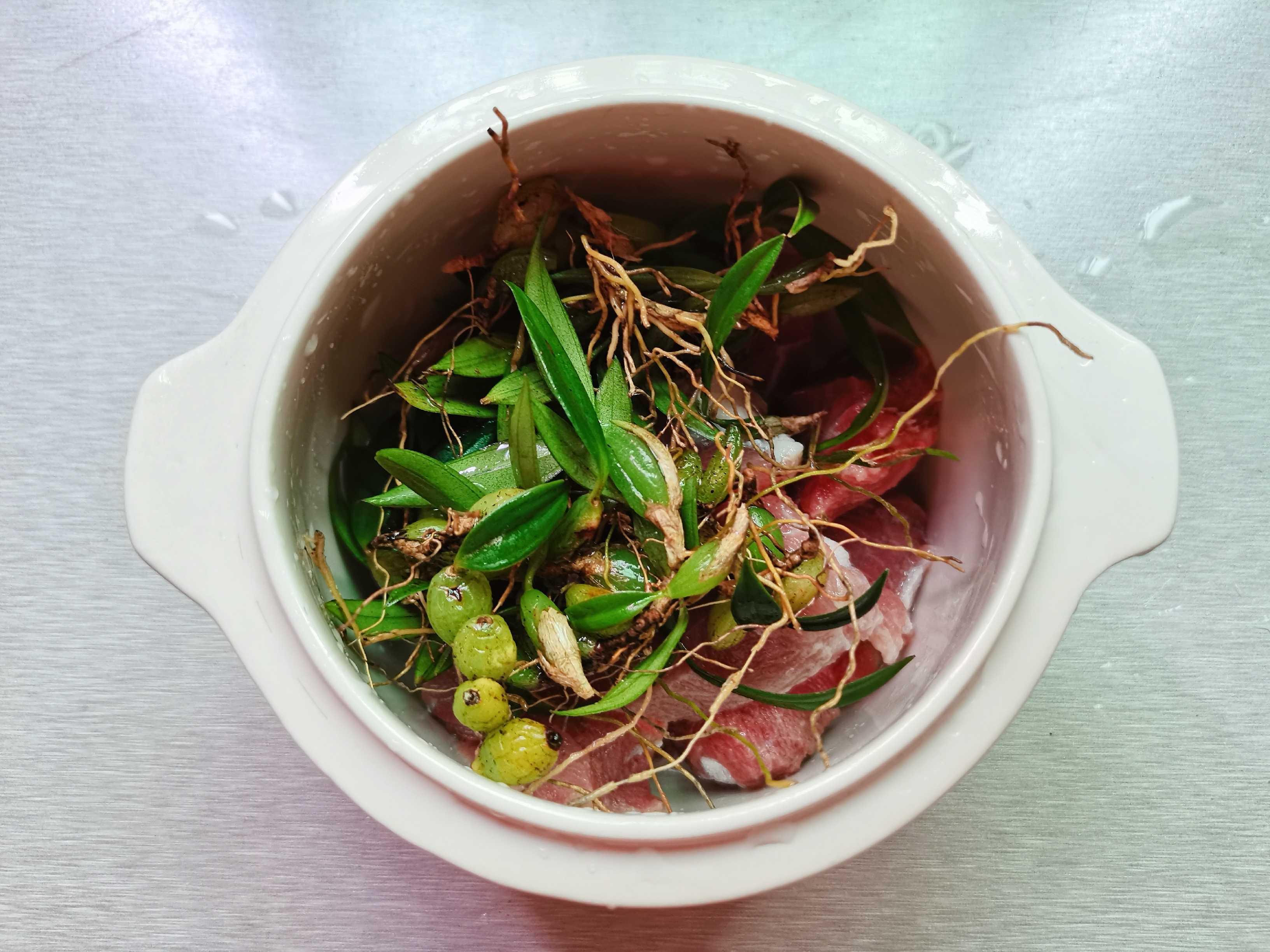 石橄欖燉肉的做法-家常味燉菜譜