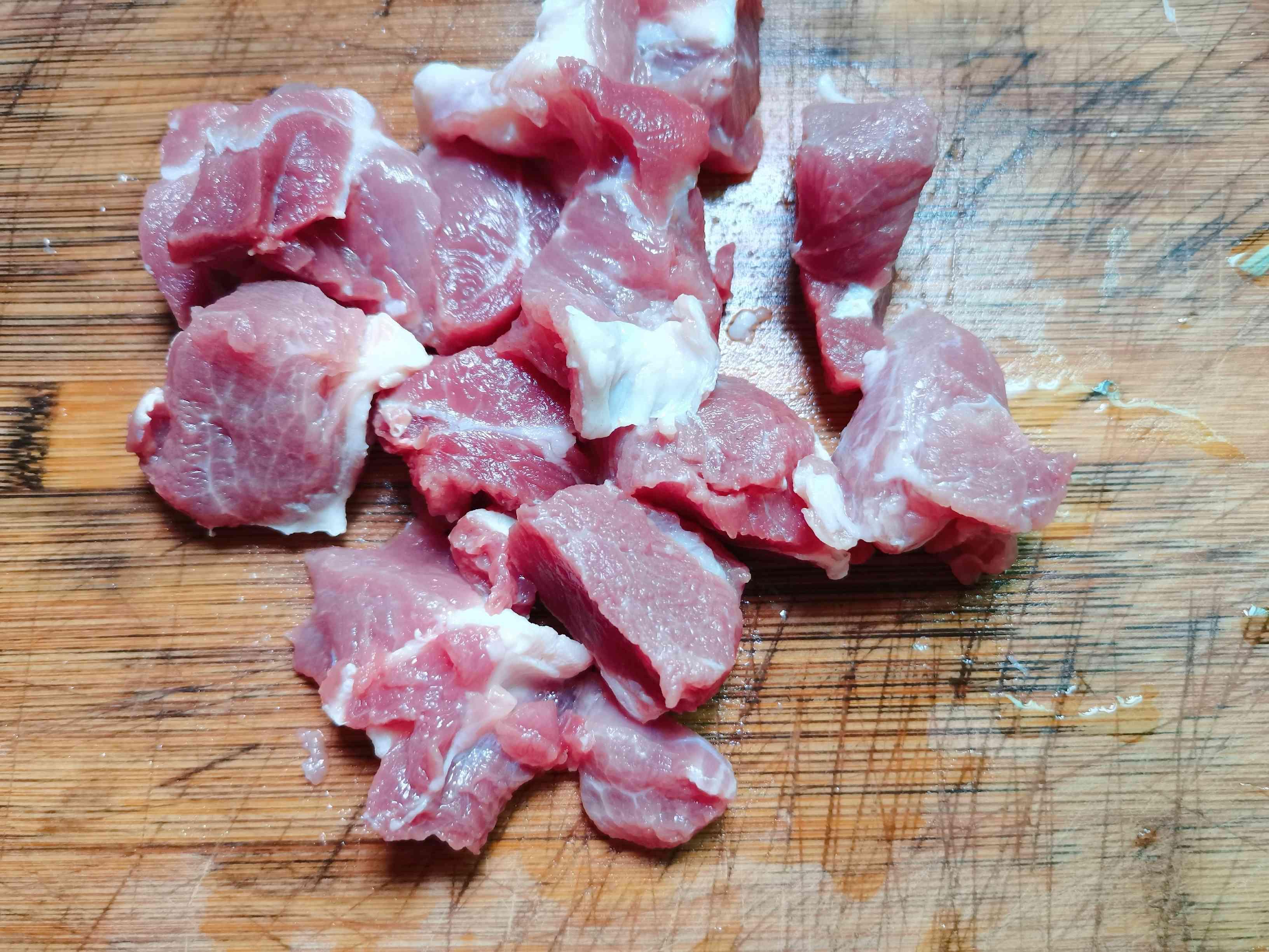 石橄欖燉肉的做法-家常味燉菜譜