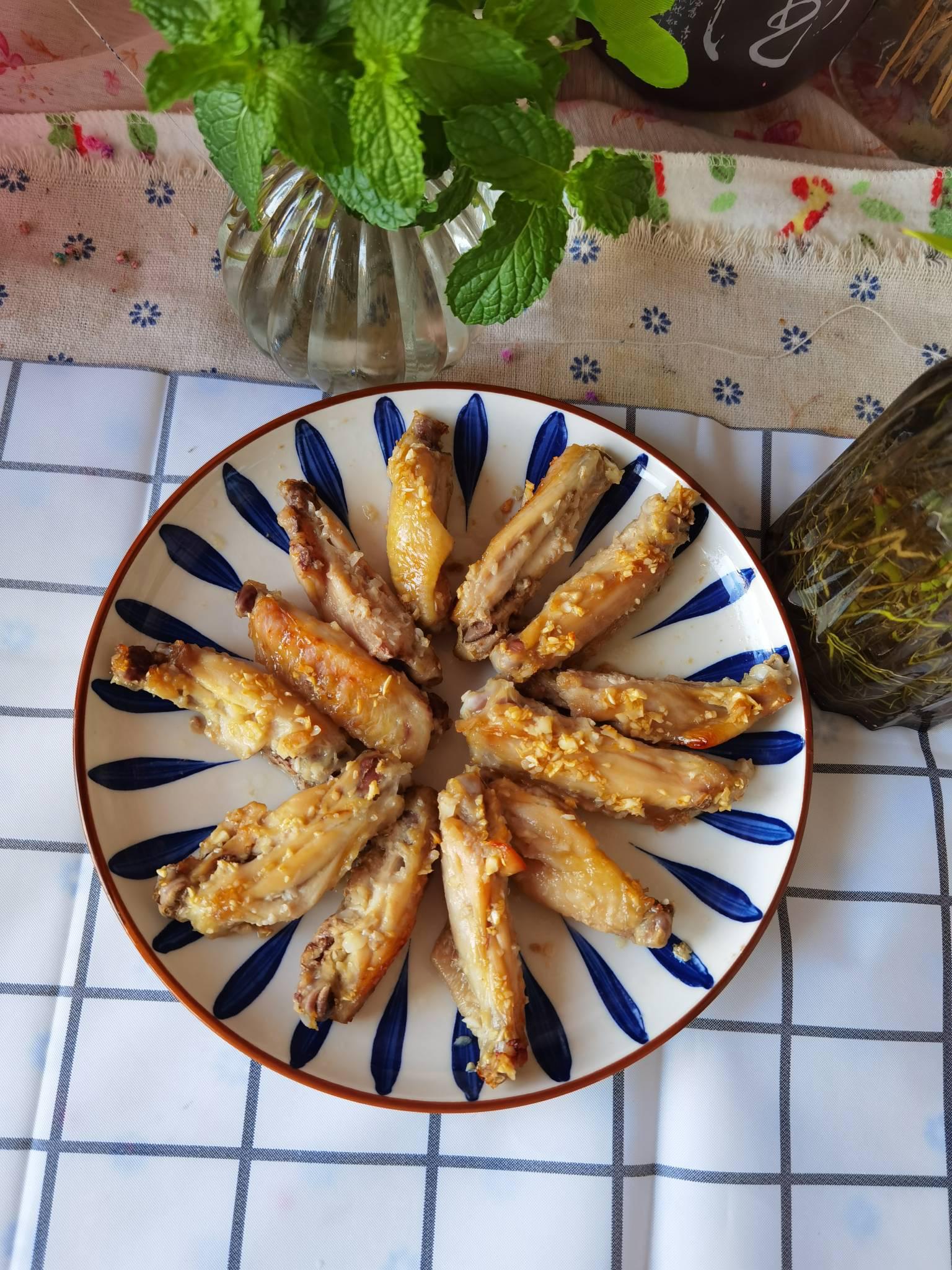 蒜香雞翅的做法-咸鮮味烤菜譜