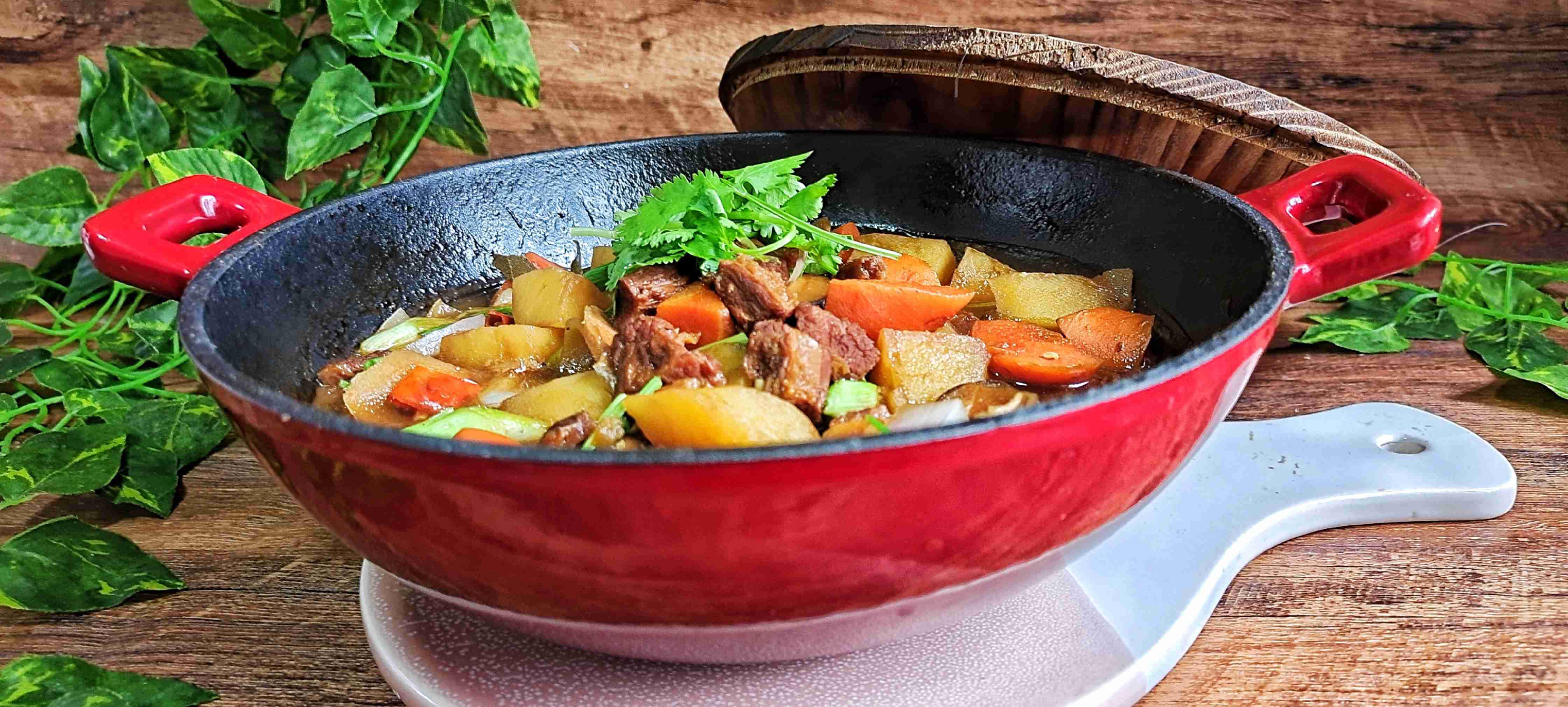 冬季牛肉這樣做，暖身暖胃又滋補…紅燜牛肉鍋的做法-咸鮮味燜菜譜