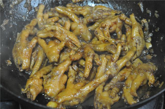 電飯鍋雞爪煲的做法-咸鮮味燒菜譜