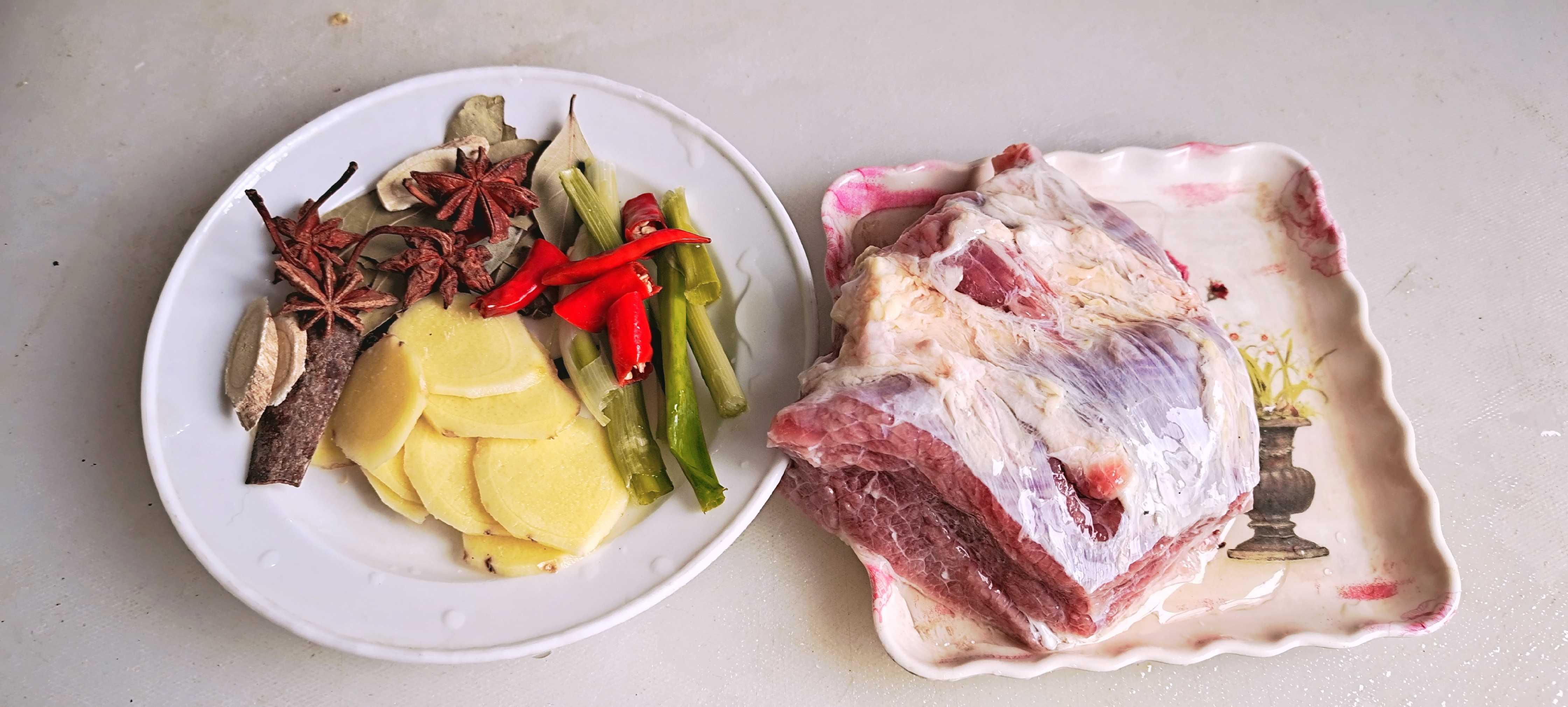 冬季牛肉這樣做，暖身暖胃又滋補…紅燜牛肉鍋的做法-咸鮮味燜菜譜