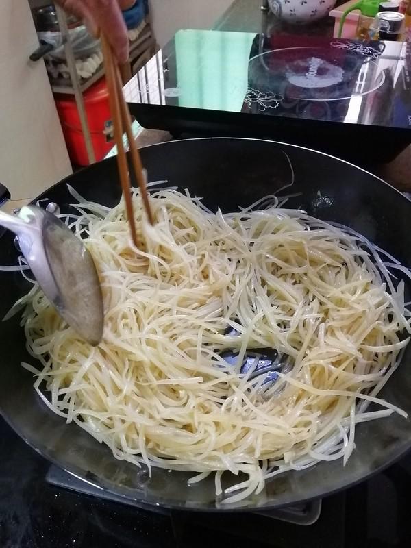 跟著大咖學做美食~~醋溜土豆絲的做法-酸味炒菜譜-易網健康養生網 跟著大咖學做美食~~醋溜土豆絲的做法-酸味炒菜譜