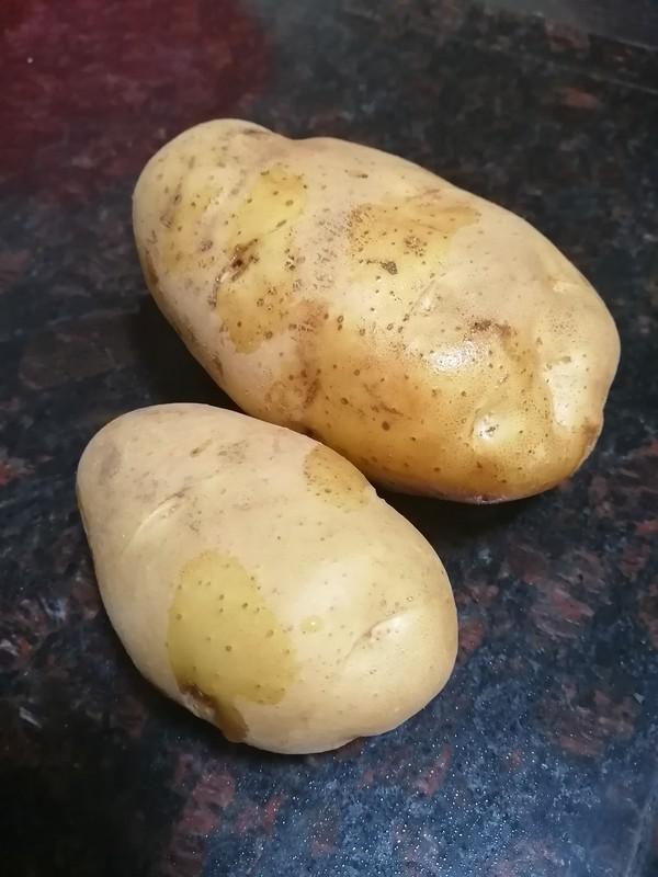 跟著大咖學做美食~~醋溜土豆絲的做法-酸味炒菜譜-易網<a href=http://m.henggaotouzi.com/ target=_blank class=infotextkey>健康養生</a>網 跟著大咖學做美食~~醋溜土豆絲的做法-酸味炒菜譜