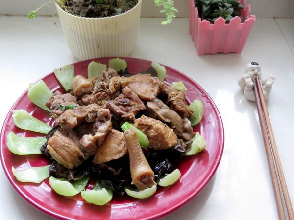 木耳燉雞的做法-家常味燉菜譜