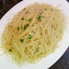 跟著大咖學做美食~~醋溜土豆絲的做法-酸味炒菜譜