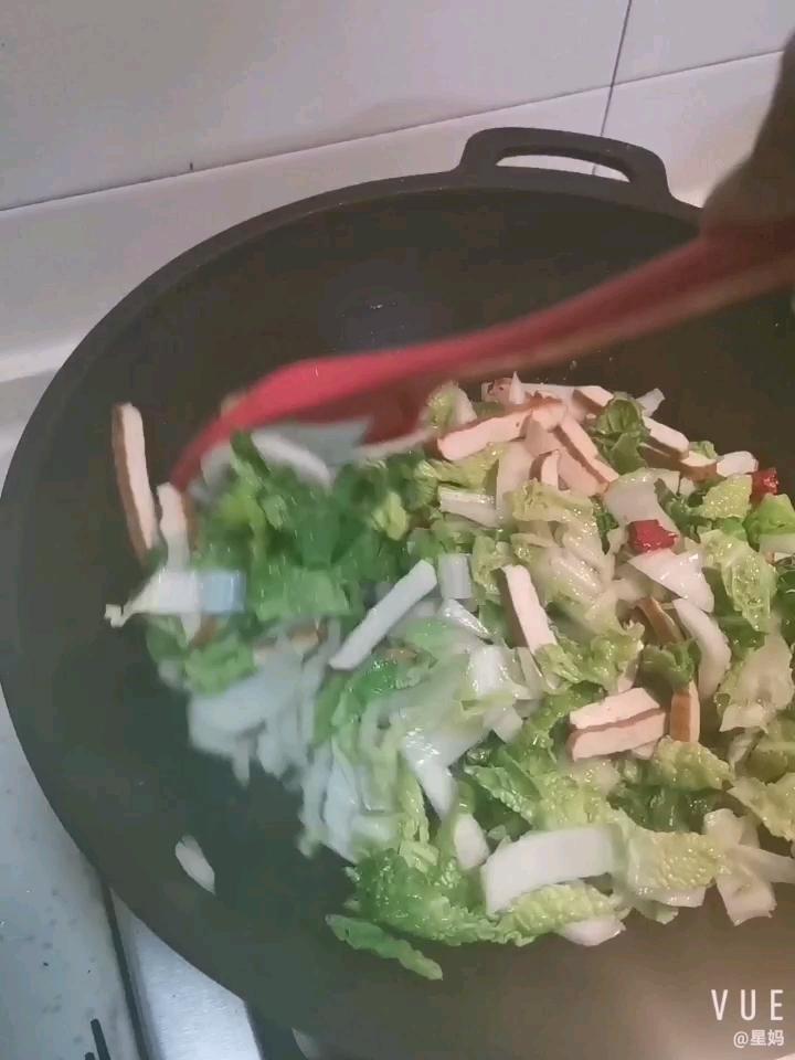 茭菜炒豆腐的做法-家常味炒菜譜-易網健康養生網 茭菜炒豆腐的做法-家常味炒菜譜