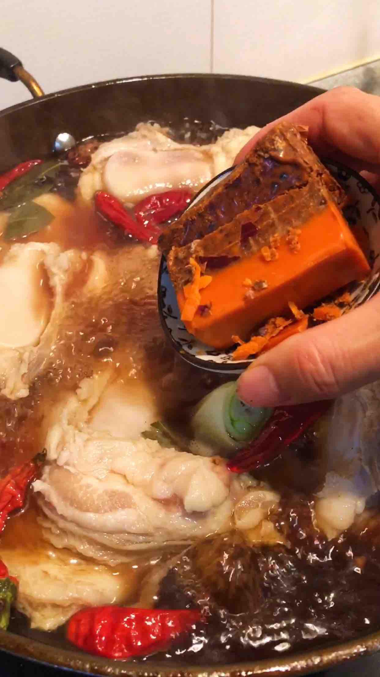 醬鹵牛窩骨的做法-香辣味煮菜譜