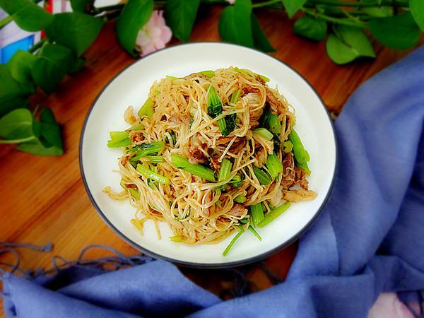 羊肉金針菇炒芹菜的做法-咸鮮味炒菜譜