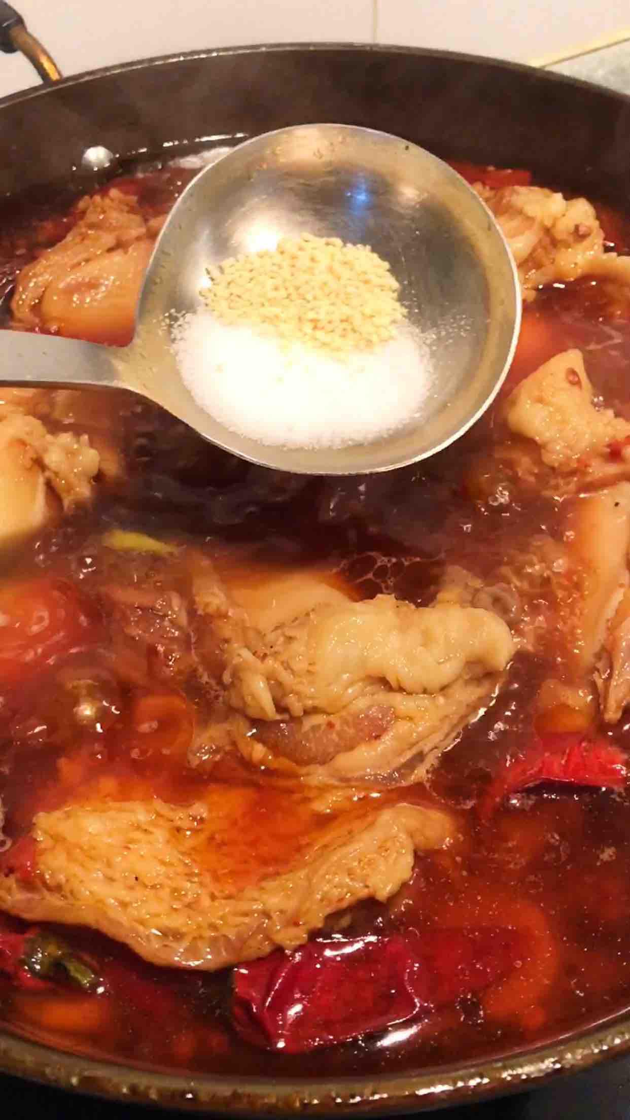 醬鹵牛窩骨的做法-香辣味煮菜譜