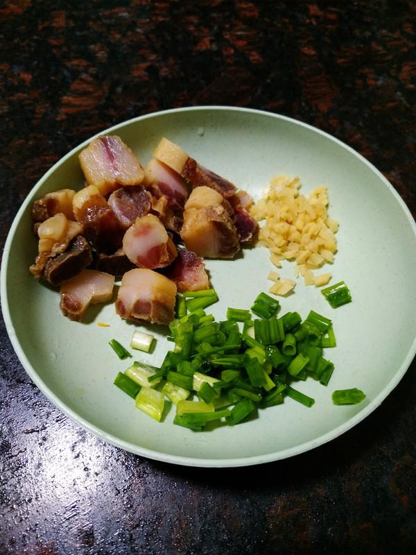 家鄉的美食~~臘肉大暑煲的做法-家常味煲菜譜