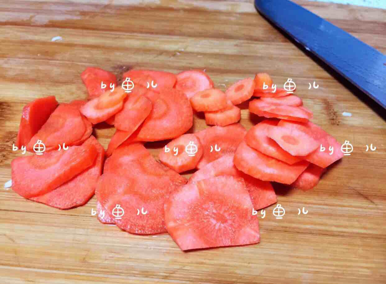 培根炒胡蘿卜白菜的做法-家常味炒菜譜-易網健康養生網 培根炒胡蘿卜白菜的做法-家常味炒菜譜