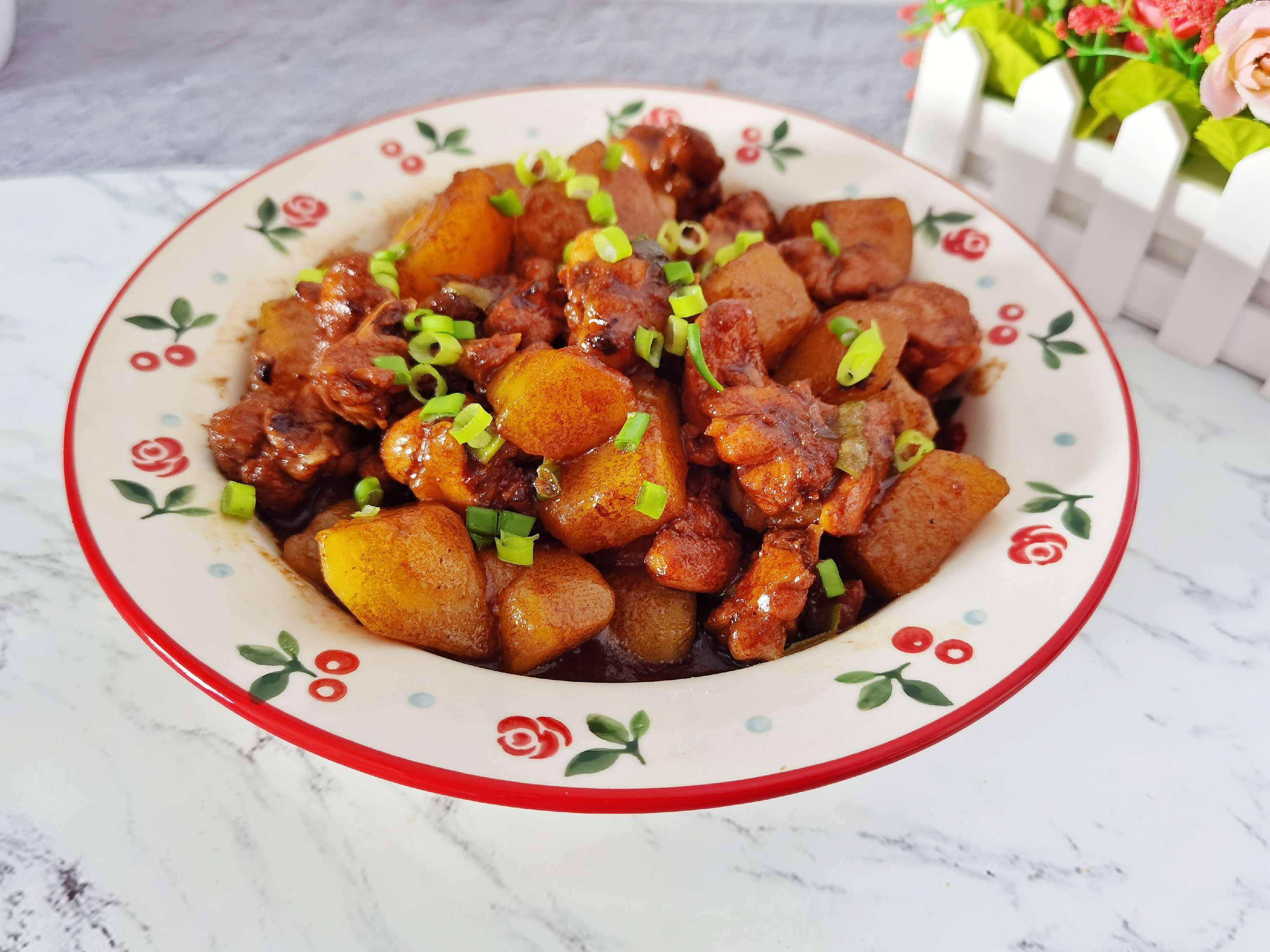 懶人版蔥油雞腿，做法簡單，鮮嫩多汁超下飯的做法-咸鮮味燉菜譜