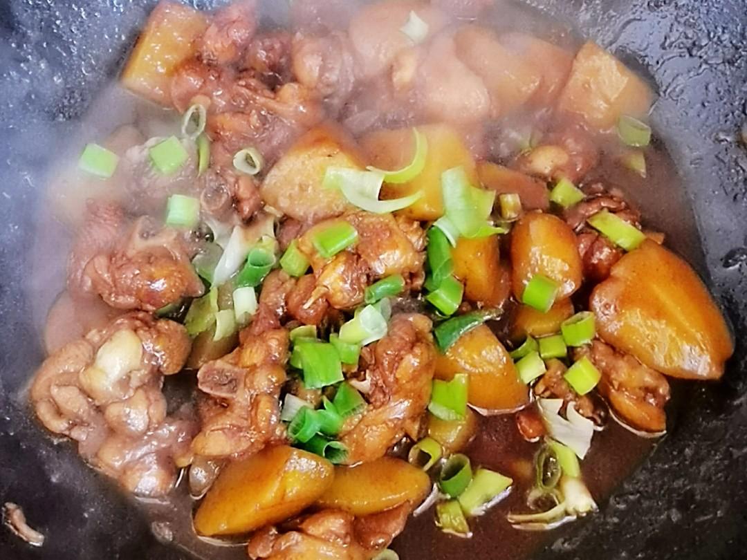 懶人版蔥油雞腿，做法簡單，鮮嫩多汁超下飯的做法-咸鮮味燉菜譜