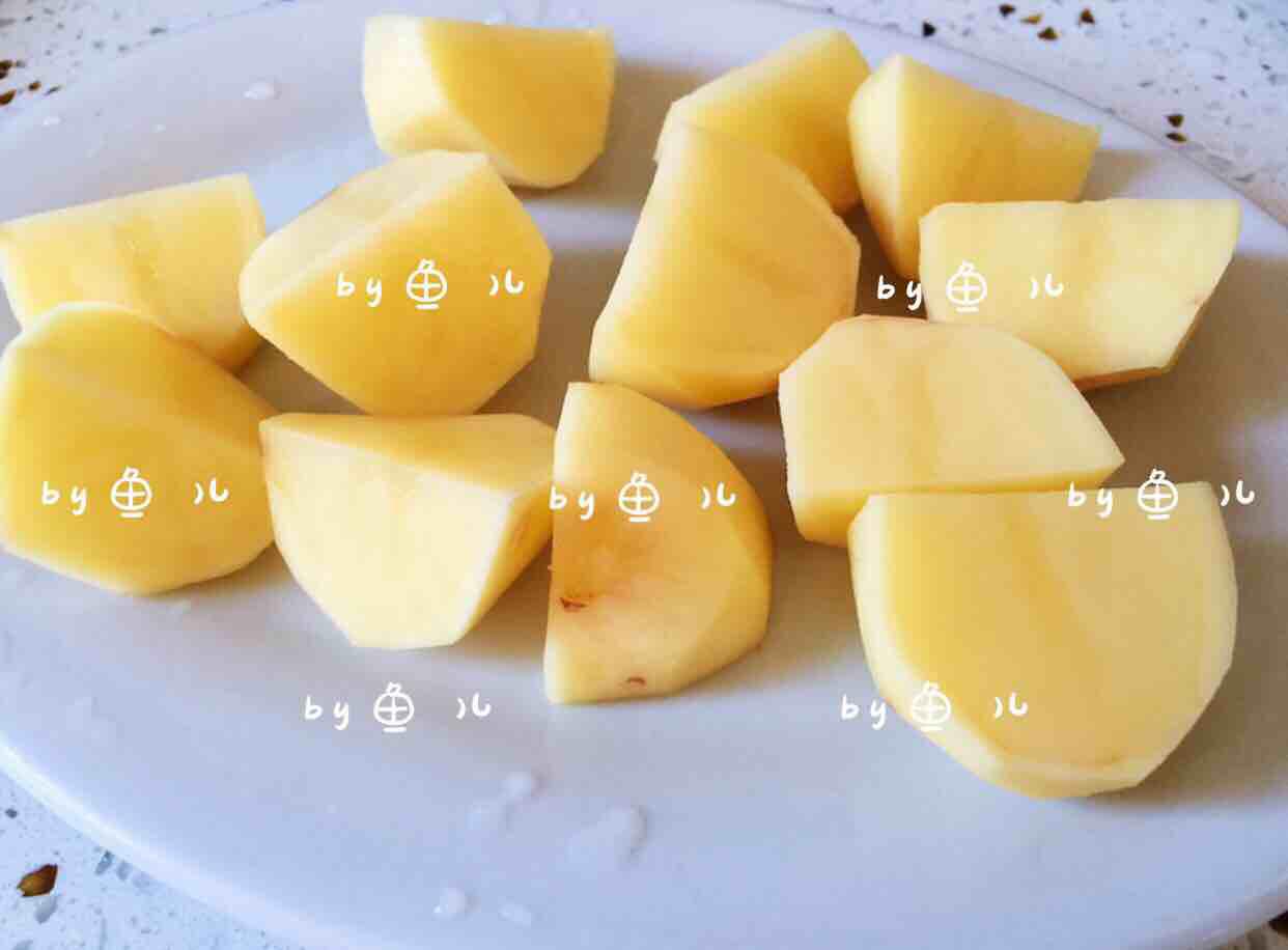 紅燒肉燉土豆酸菜的做法-家常味燉菜譜