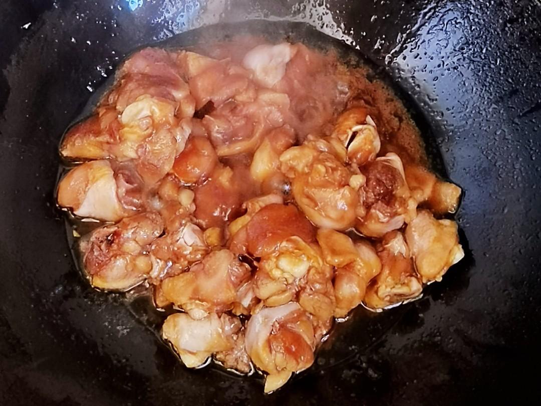 懶人版蔥油雞腿，做法簡單，鮮嫩多汁超下飯的做法-咸鮮味燉菜譜