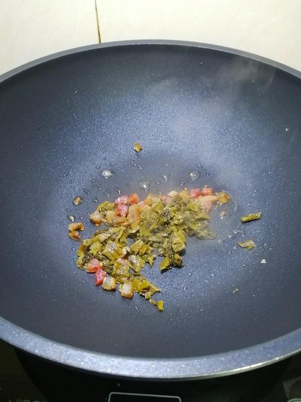家鄉(xiāng)的美食~~臘肉腌菜炒飯的做法-家常味炒菜譜