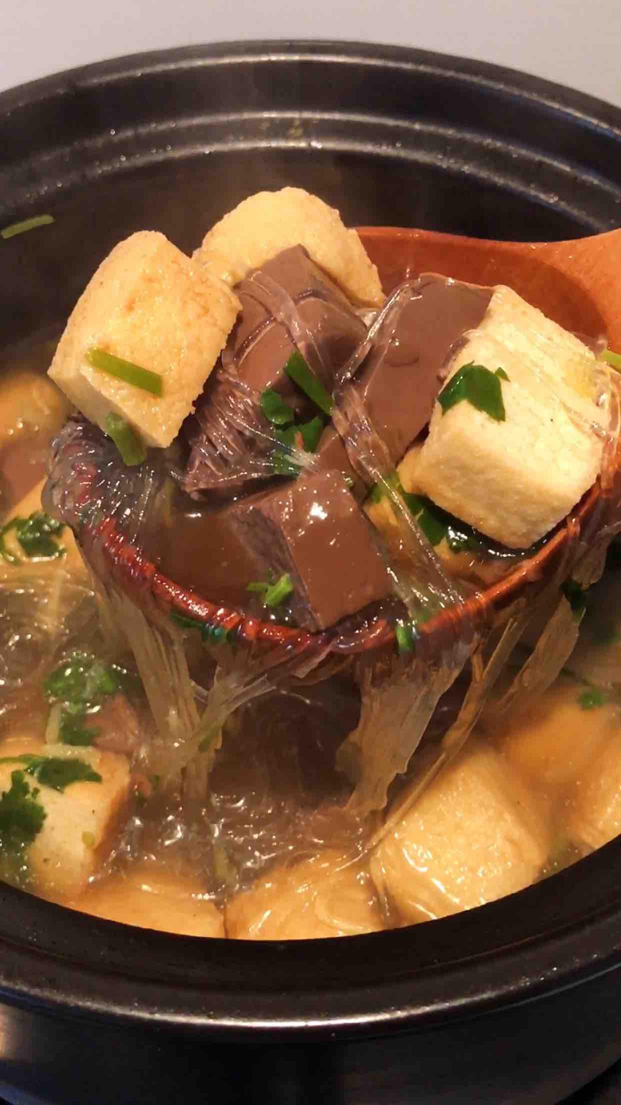 鴨血粉絲湯的做法-酸辣味煮菜譜