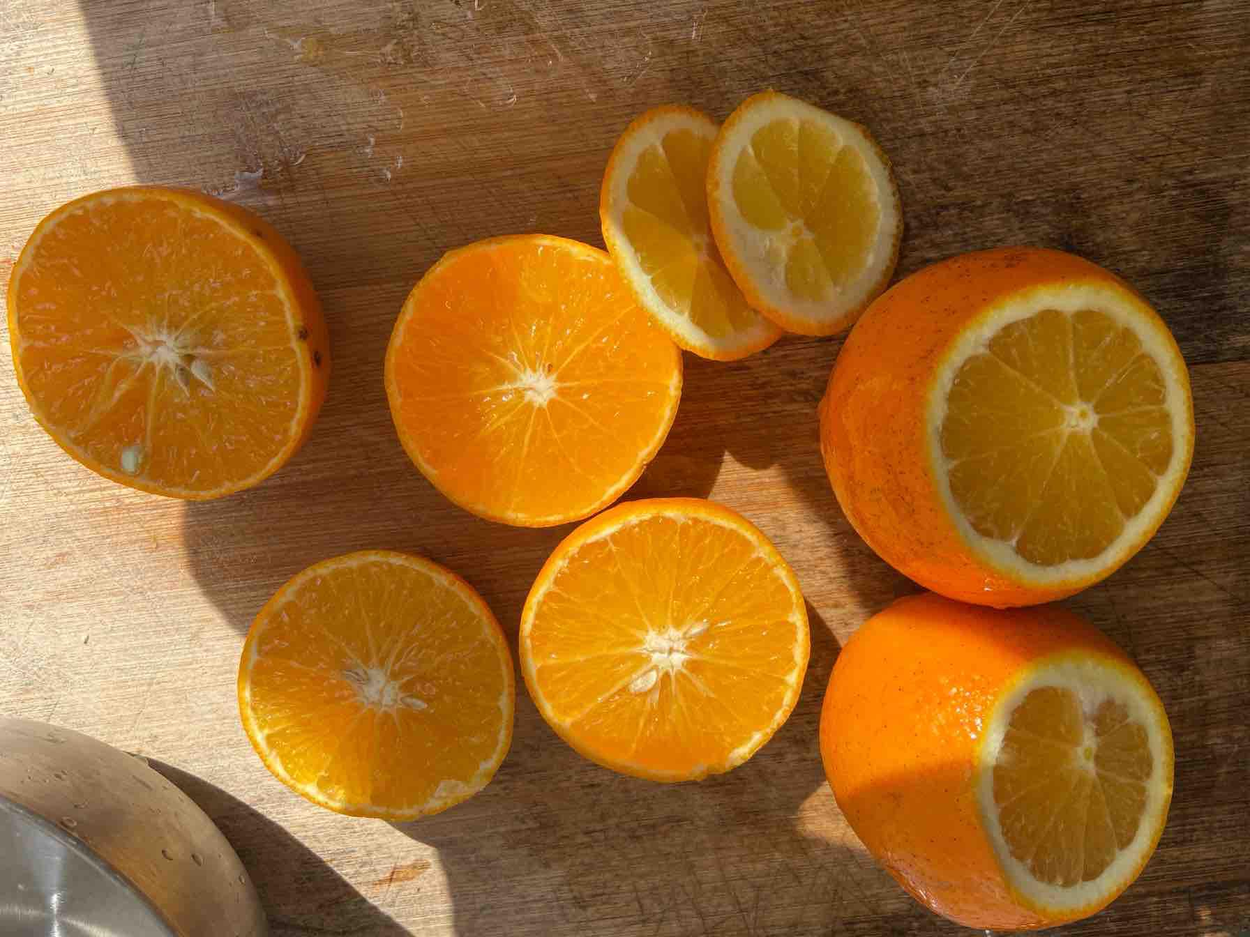 天冷，水果要熱著吃——鹽蒸橙子&糖水橘子的做法-甜味蒸菜譜