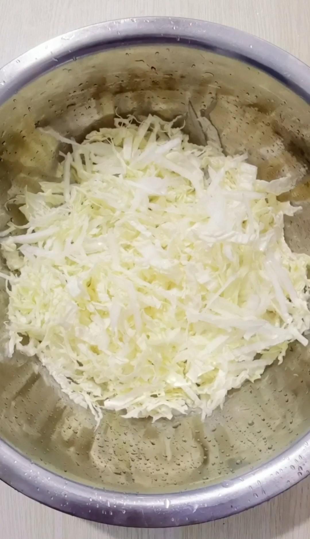 涼拌白菜絲的做法-咸鮮味拌菜譜