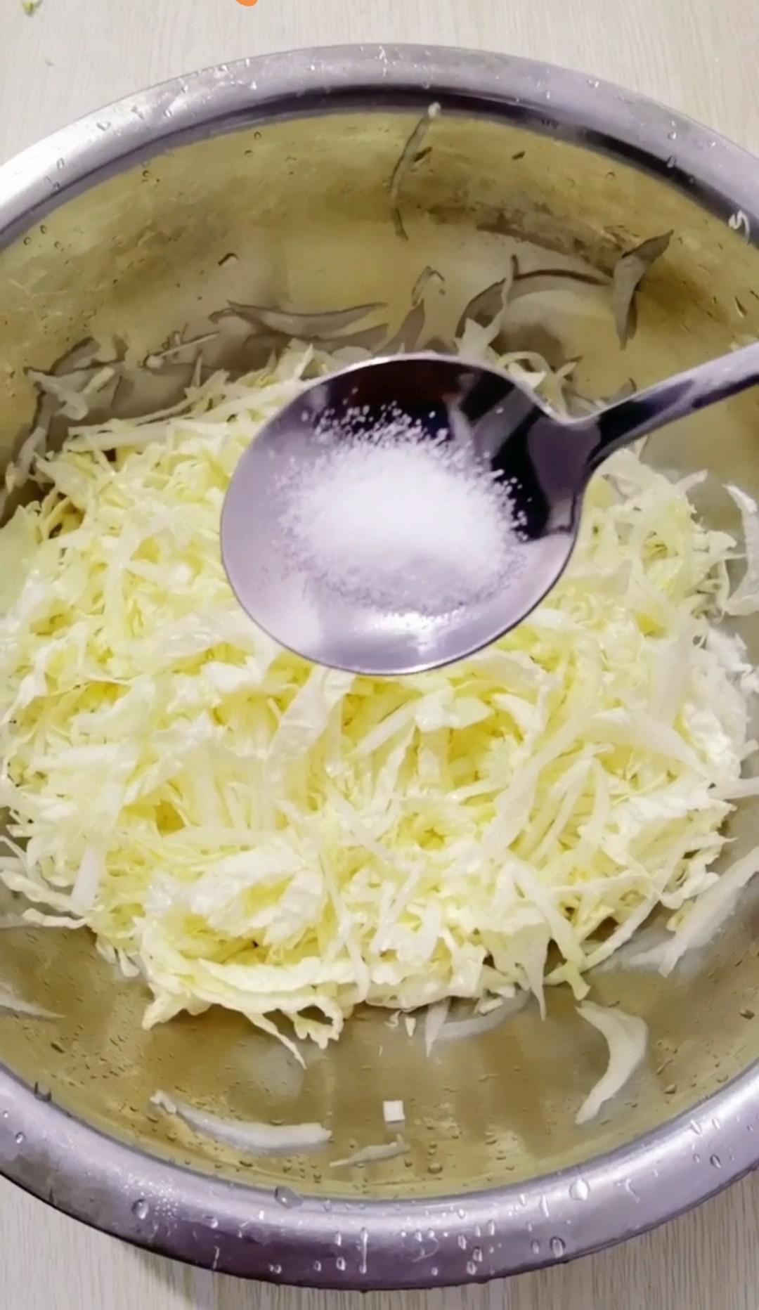 涼拌白菜絲的做法-咸鮮味拌菜譜