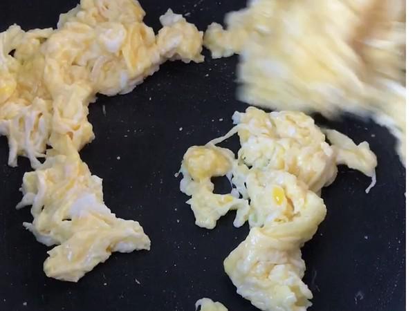 脆爽清口，營養下飯的青椒木耳炒雞蛋的做法-家常味炒菜譜