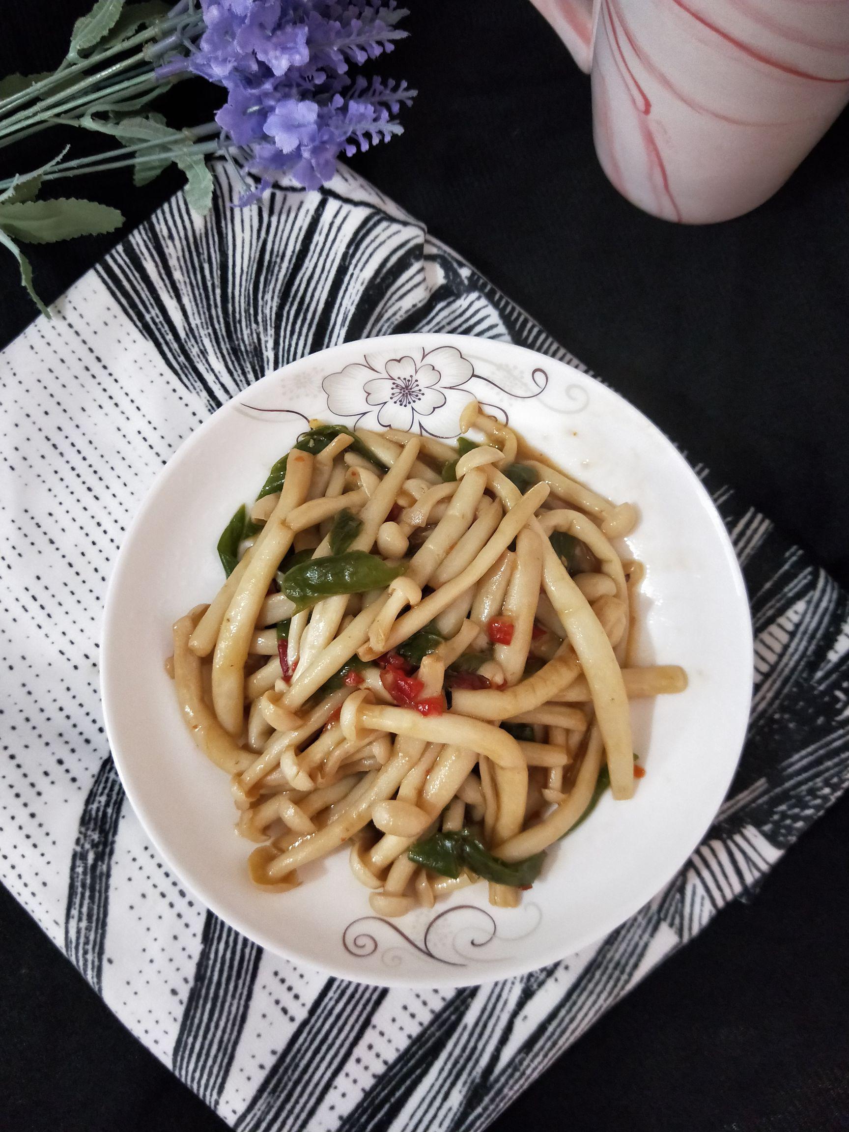 素炒海鮮菇的做法-家常味炒菜譜-易網健康養生網 素炒海鮮菇的做法-家常味炒菜譜