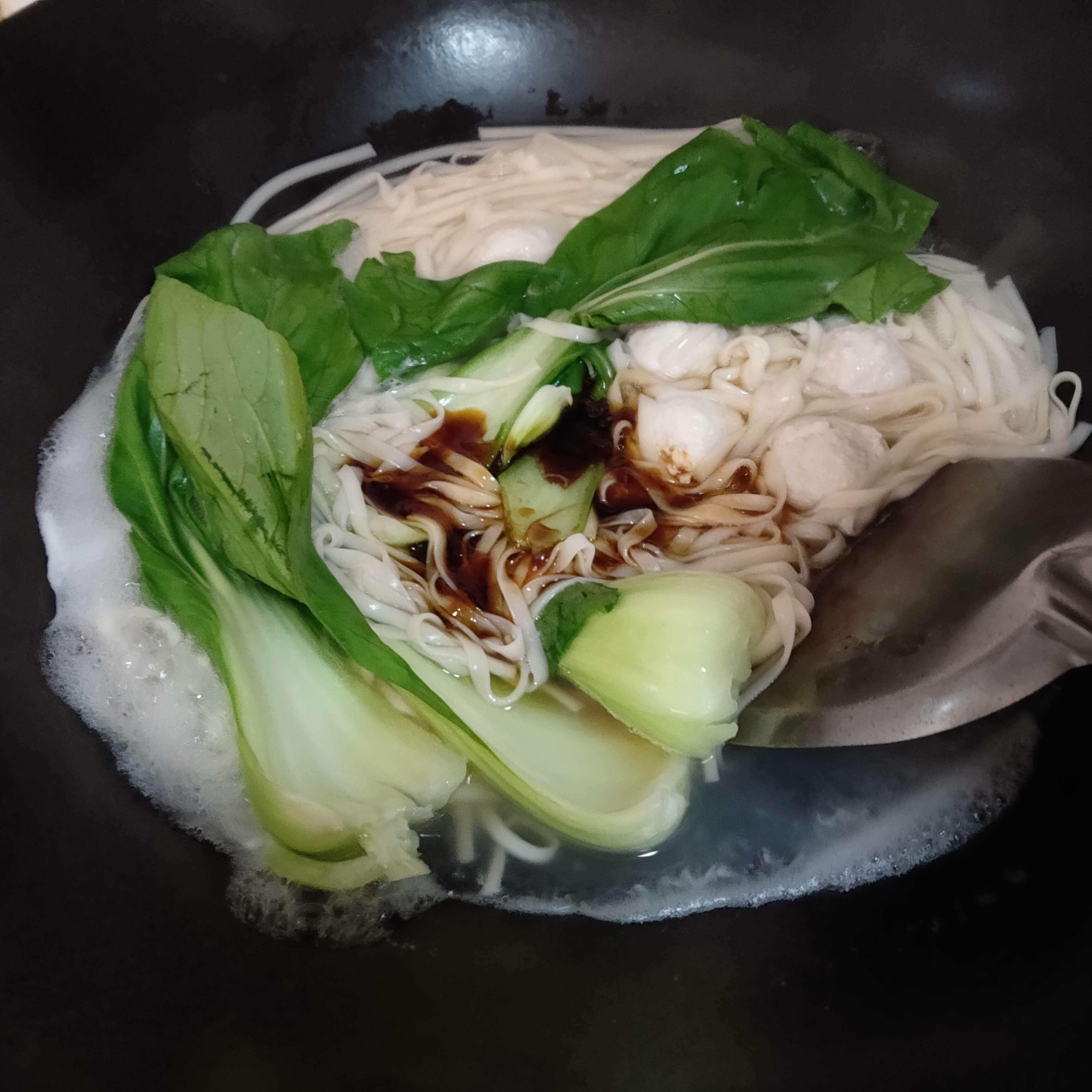 麻油雞汁面的做法-家常味煮菜譜