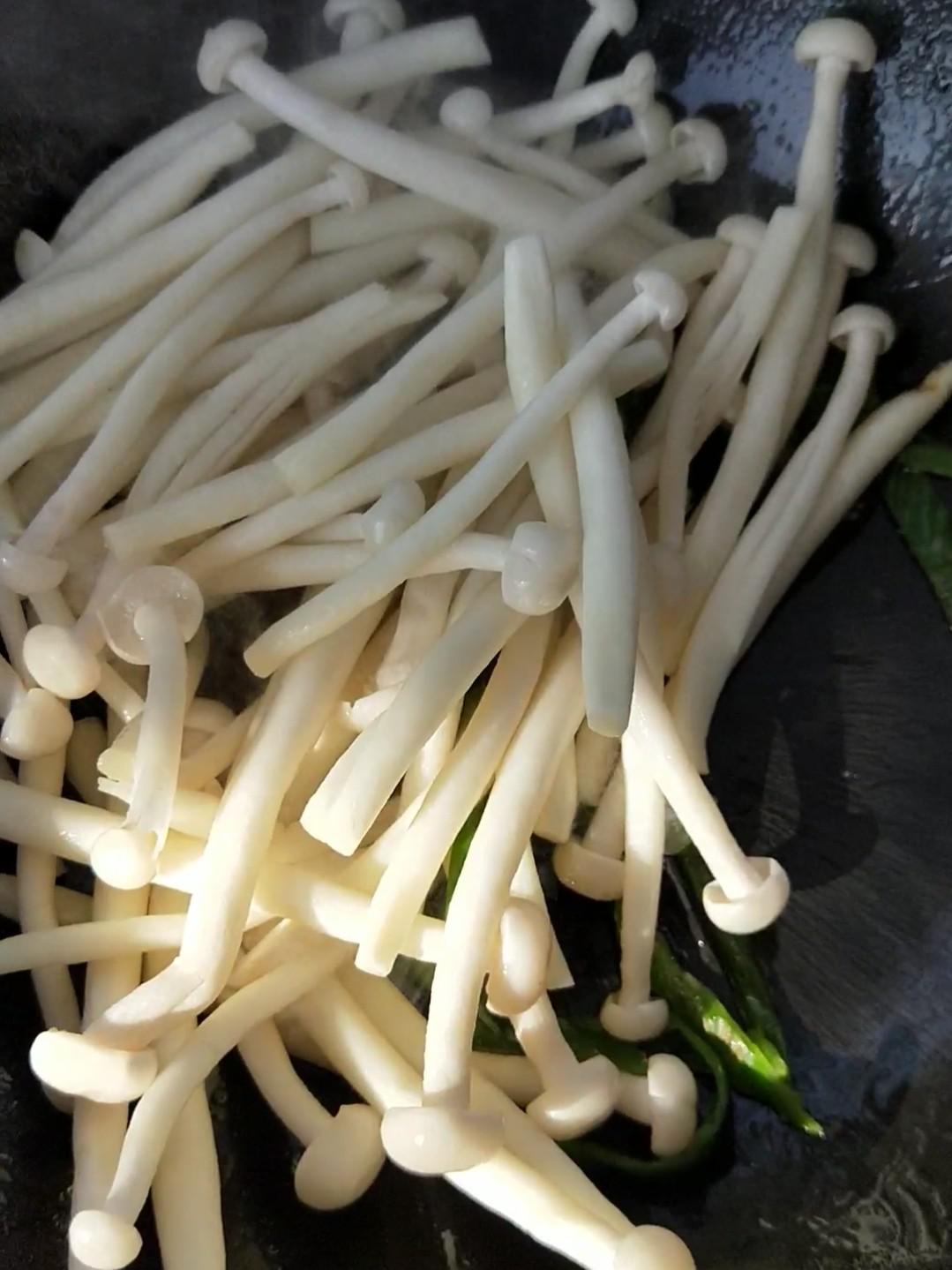 素炒海鮮菇的做法-家常味炒菜譜-易網健康養生網 素炒海鮮菇的做法-家常味炒菜譜